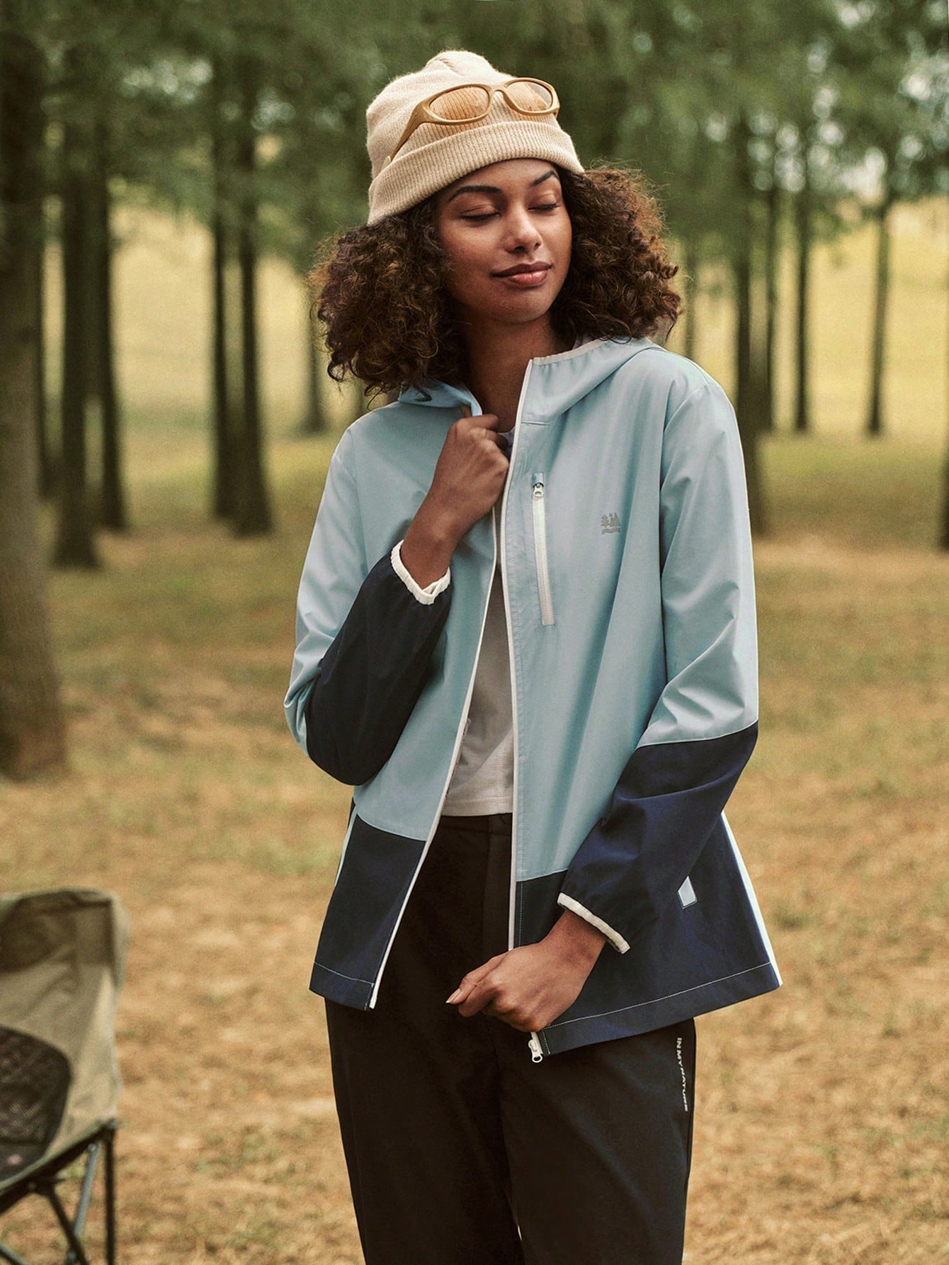 Cortaviento Impermeable con Capucha