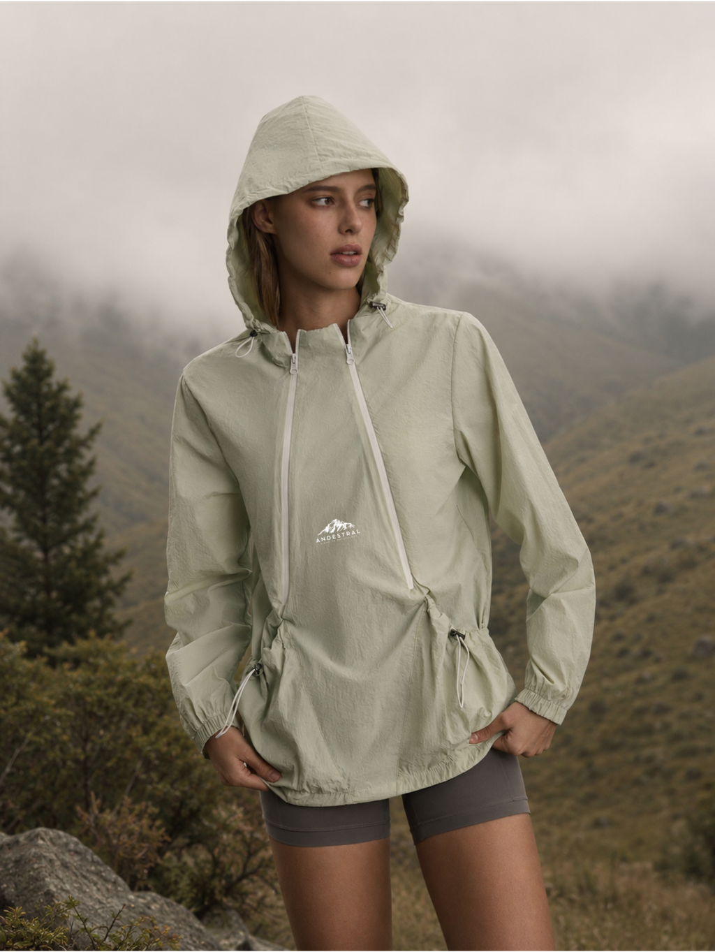 Cortaviento Outdoor Mujer – Capucha Ajustable Ultraliviana